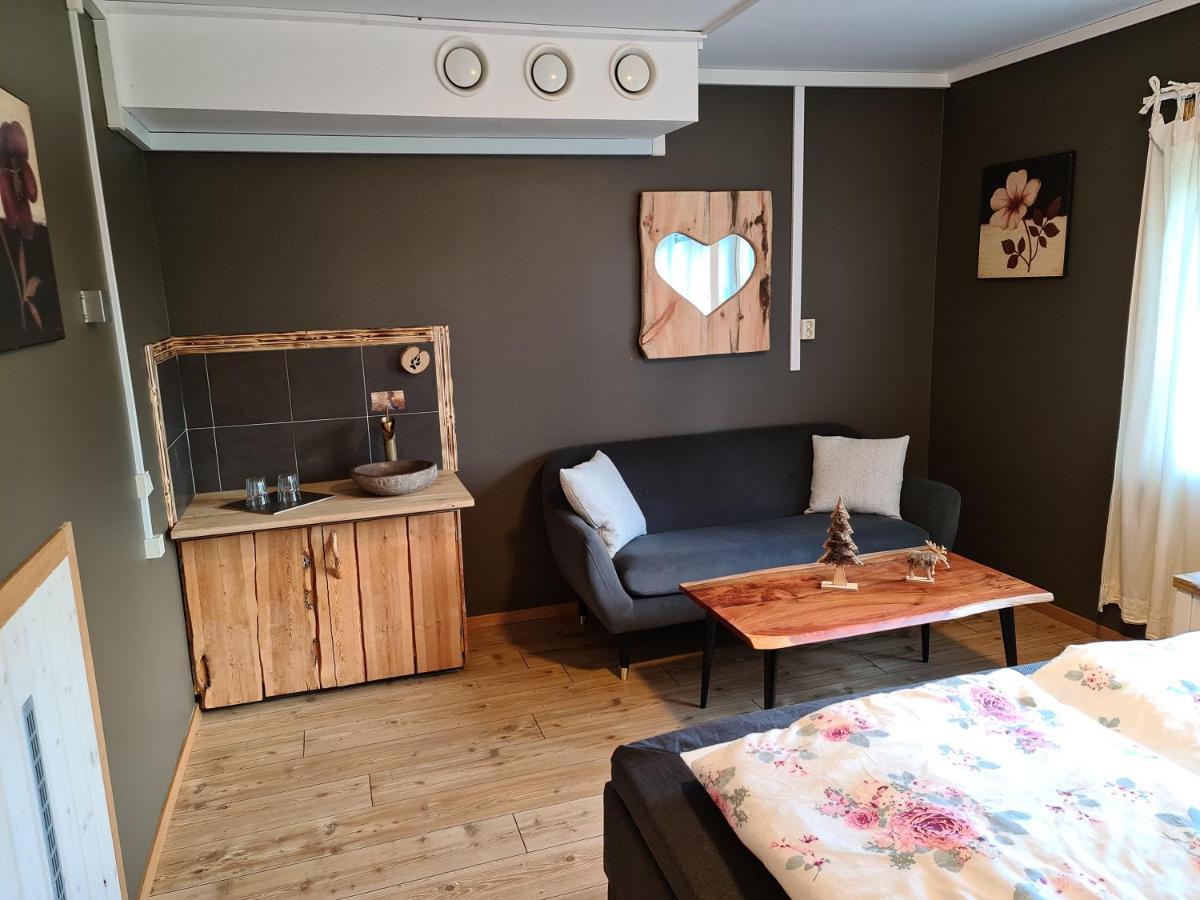Gaesthus Nornaes Bed and Breakfast Buitenkant foto